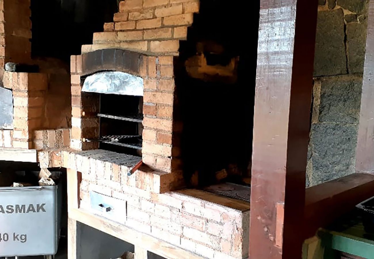 Casa rural en Cunha - Chácara com Wi-Fi, churrasqueira e lazer em Cunha Casa rural en Cunha - Chácara com Wi-Fi, churrasqueira e lazer em Cunha