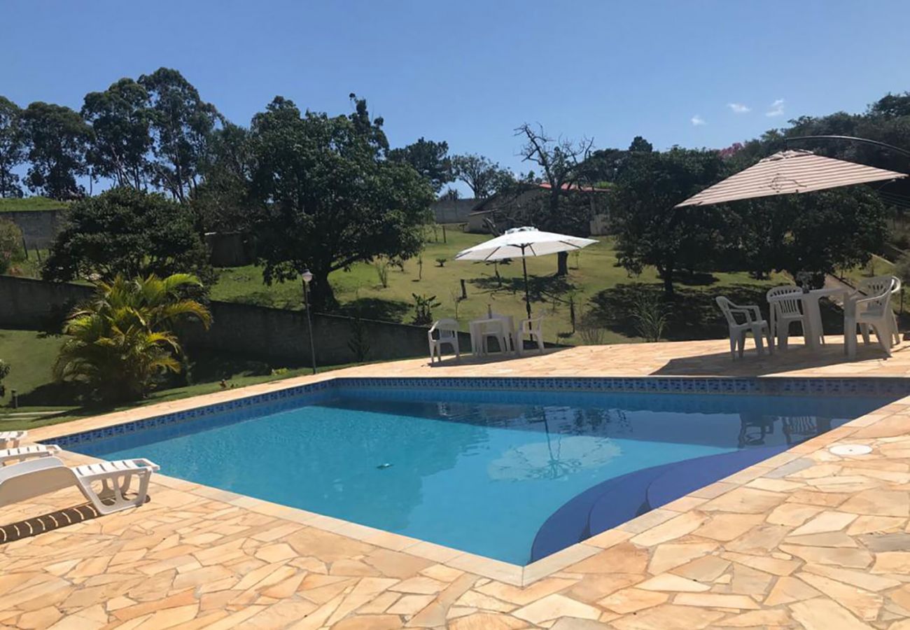 Casa en Campo Limpo Paulista - Chácara c WiFi, piscina,churrasq e salão de jogos