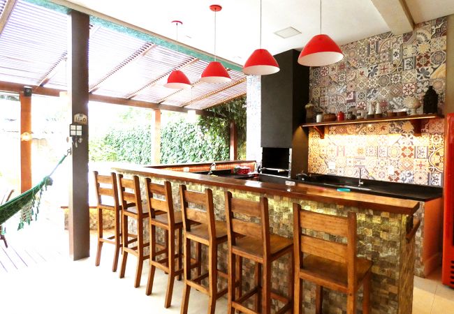 Casa en São Sebastião - Refúgio Perfeito: Conforto, Piscina e Praia! Casa en São Sebastião - Refúgio Perfeito: Conforto, Piscina e Praia!