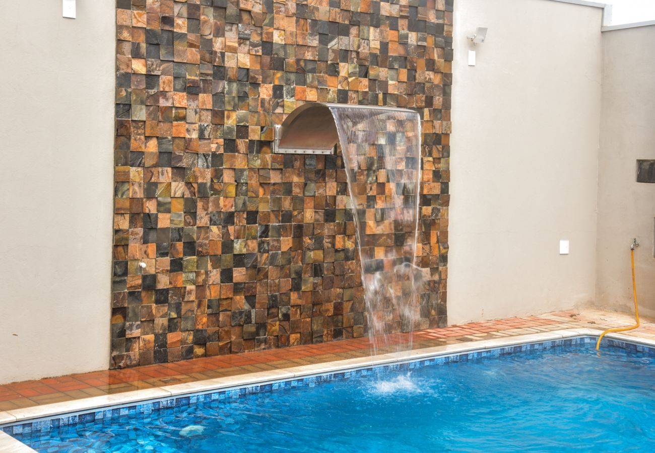 Casa en Itapetininga - Casa com piscina e Wi-Fi em Itapetininga