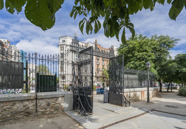 Apartamento en Madrid - Estiloso apartamento dúplex en Retiro.Temporal Apartamento en Madrid - Estiloso apartamento dúplex en Retiro.Temporal