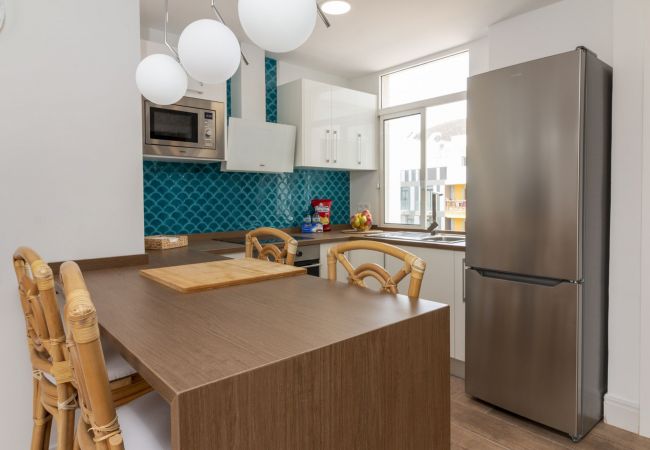 Apartamento en Los Cristianos - HomeForGuest Ático Cecilia con terraza y vistas al mar en Los Cristianos Apartamento en Los Cristianos - HomeForGuest Ático Cecilia con terraza y vistas al mar en Los Cristianos