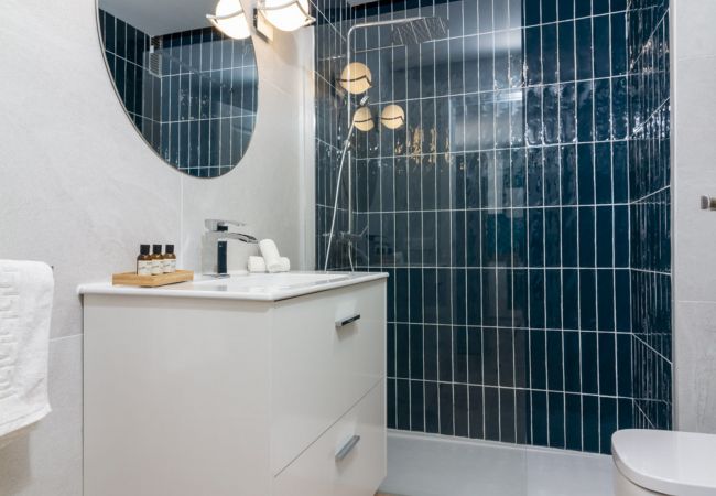 Apartamento en Los Cristianos - HomeForGuest Ático Cecilia con terraza y vistas al mar en Los Cristianos Apartamento en Los Cristianos - HomeForGuest Ático Cecilia con terraza y vistas al mar en Los Cristianos