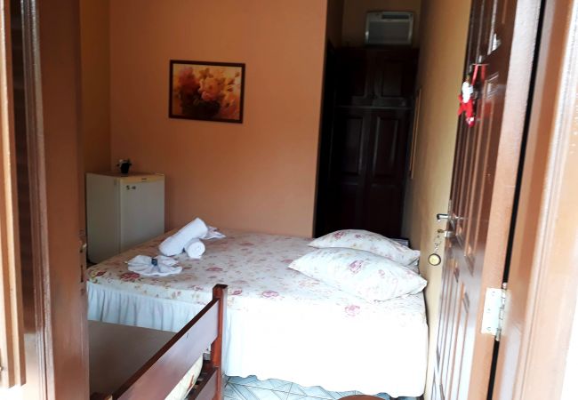 Apartamento en Paraty - Suíte aconchegante dentro de uma pousada em Paraty Apartamento en Paraty - Suíte aconchegante dentro de uma pousada em Paraty