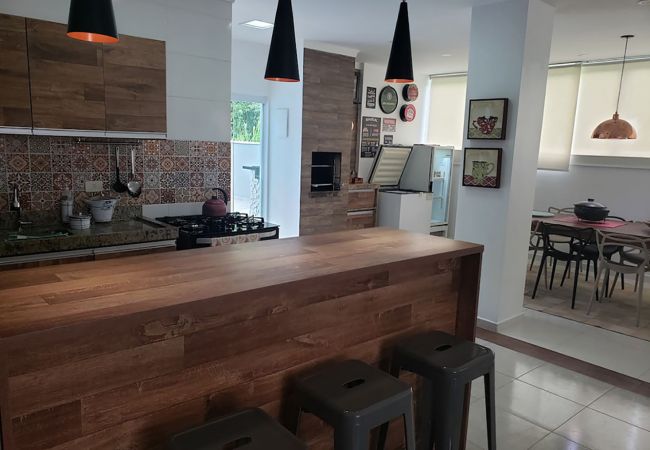 Casa en Caraguatatuba - Casa com piscina e churrasqueira em Massaguaçu/SP Casa en Caraguatatuba - Casa com piscina e churrasqueira em Massaguaçu/SP