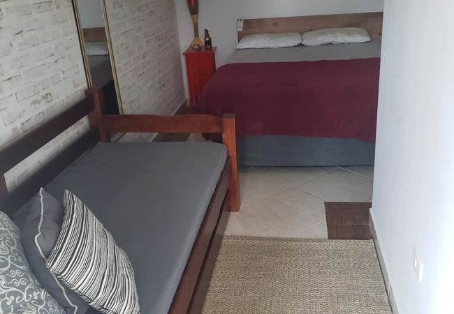 Casa en Caraguatatuba - Casa com piscina e churrasqueira em Massaguaçu/SP Casa en Caraguatatuba - Casa com piscina e churrasqueira em Massaguaçu/SP