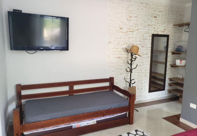 Casa en Caraguatatuba - Casa com piscina e churrasqueira em Massaguaçu/SP Casa en Caraguatatuba - Casa com piscina e churrasqueira em Massaguaçu/SP