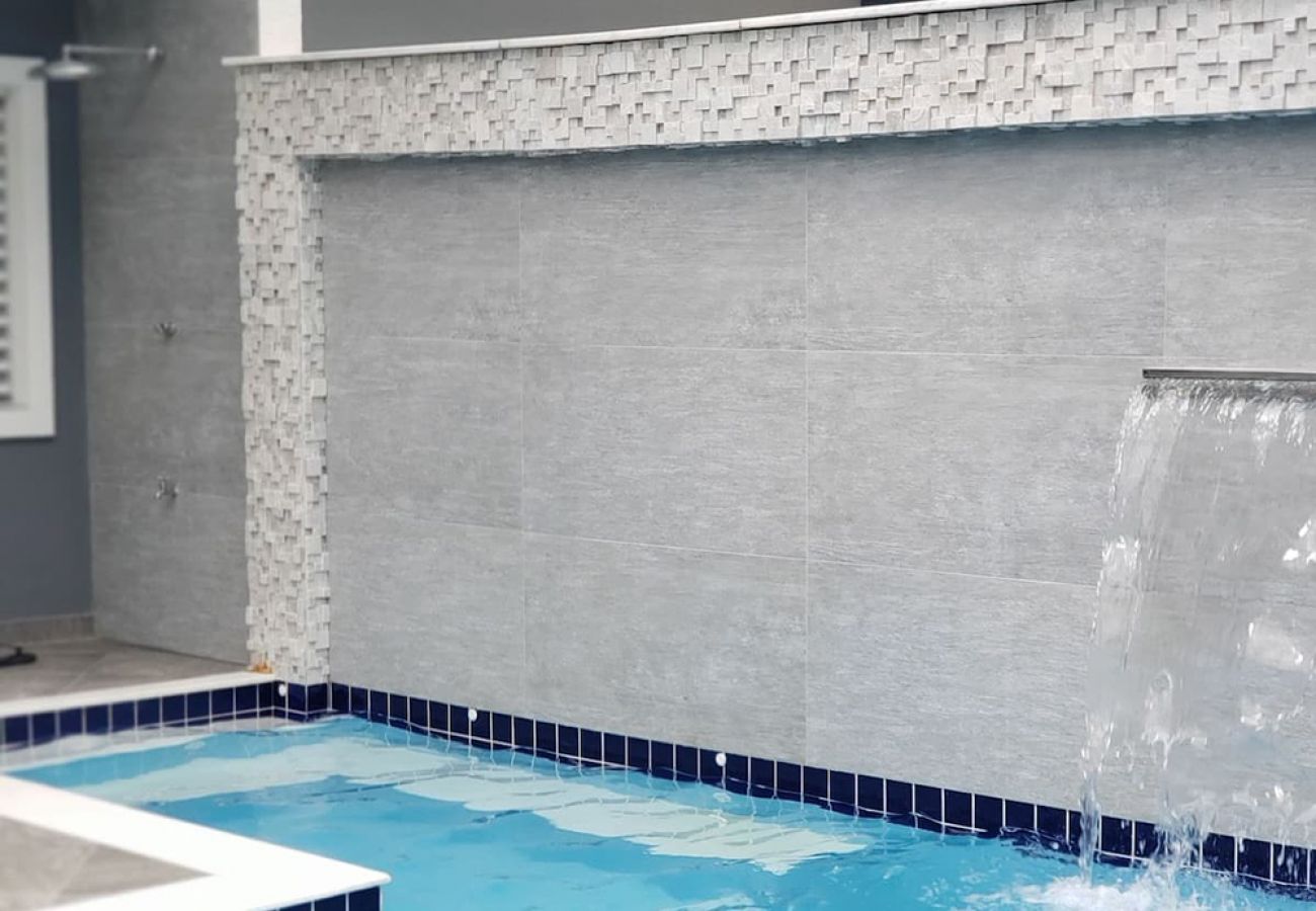 Casa en Caraguatatuba - Casa com piscina e churrasqueira em Massaguaçu/SP Casa en Caraguatatuba - Casa com piscina e churrasqueira em Massaguaçu/SP