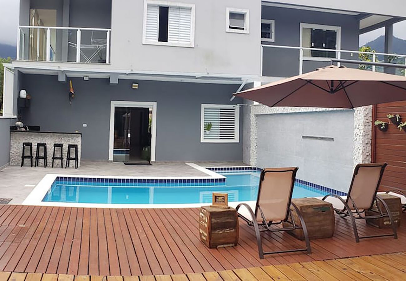 Casa en Caraguatatuba - Casa com piscina e churrasqueira em Massaguaçu/SP Casa en Caraguatatuba - Casa com piscina e churrasqueira em Massaguaçu/SP