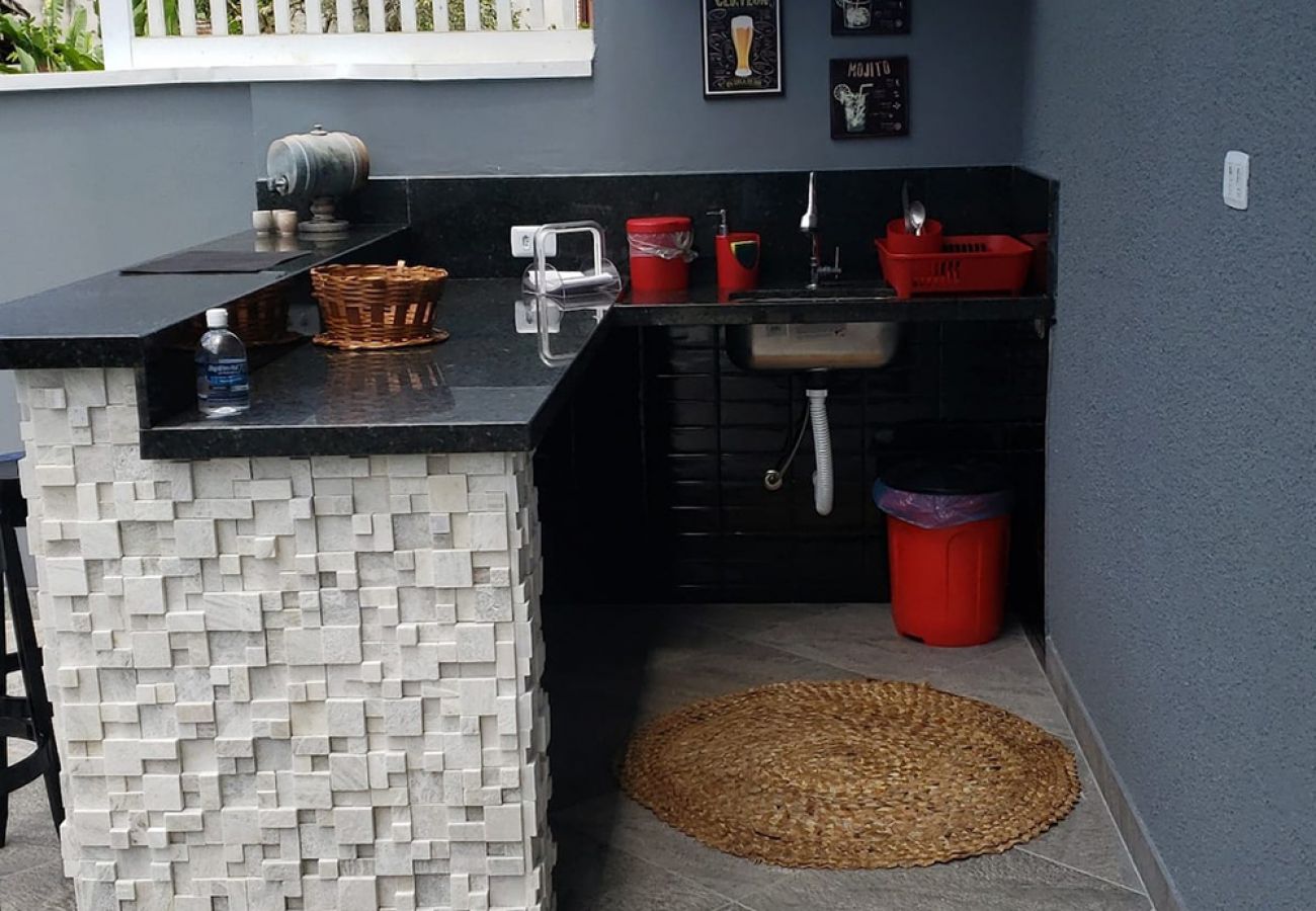 Casa en Caraguatatuba - Casa com piscina e churrasqueira em Massaguaçu/SP Casa en Caraguatatuba - Casa com piscina e churrasqueira em Massaguaçu/SP