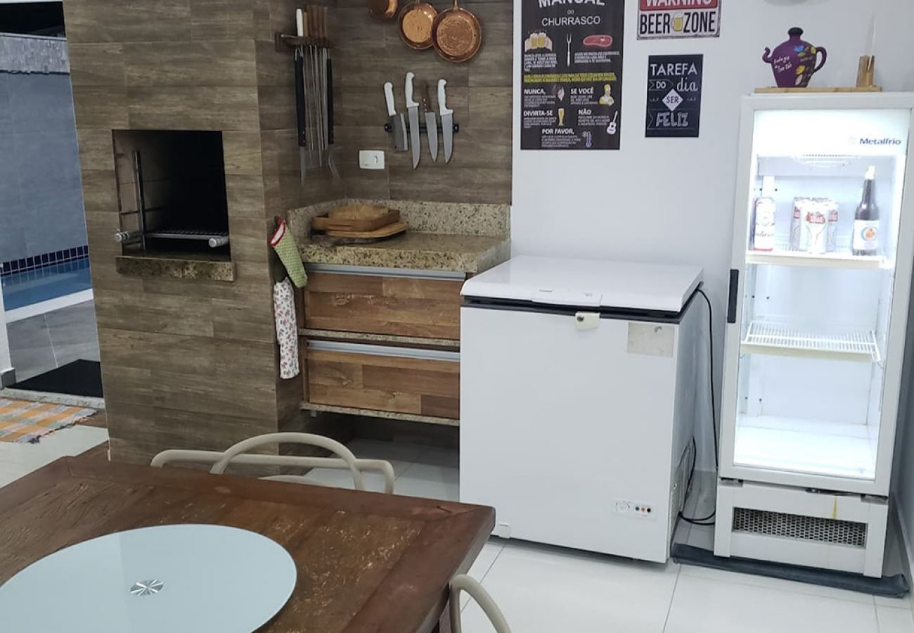 Casa en Caraguatatuba - Casa com piscina e churrasqueira em Massaguaçu/SP Casa en Caraguatatuba - Casa com piscina e churrasqueira em Massaguaçu/SP