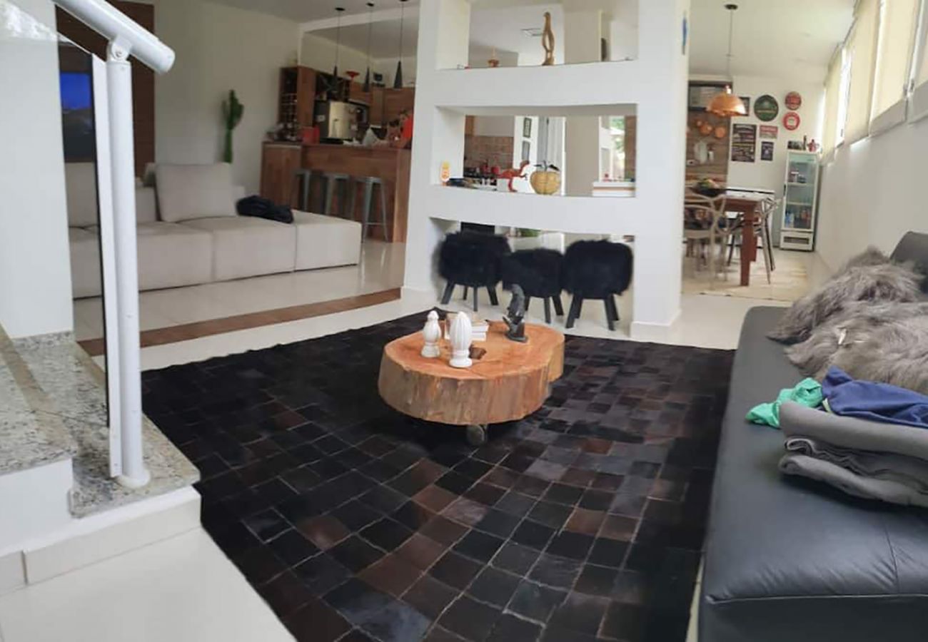 Casa en Caraguatatuba - Casa com piscina e churrasqueira em Massaguaçu/SP Casa en Caraguatatuba - Casa com piscina e churrasqueira em Massaguaçu/SP