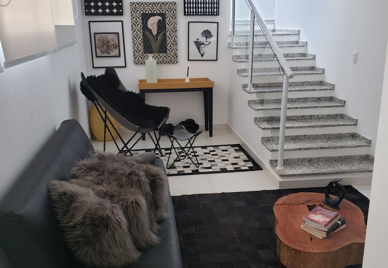 Casa en Caraguatatuba - Casa com piscina e churrasqueira em Massaguaçu/SP Casa en Caraguatatuba - Casa com piscina e churrasqueira em Massaguaçu/SP