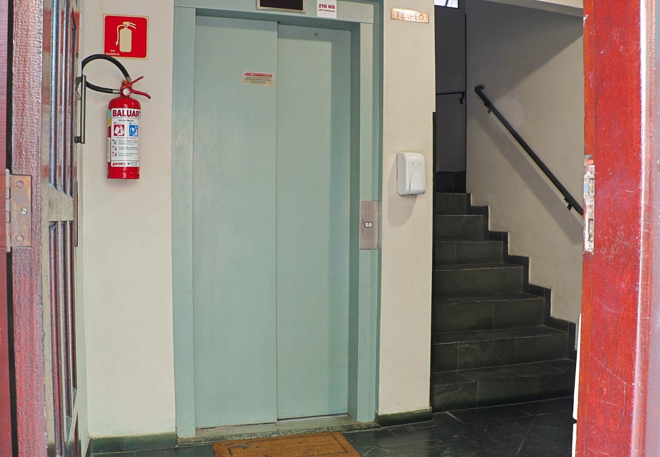 Apartamento en Guarujá - Apto a 500 metros da praia da Enseada no Guarujá Apartamento en Guarujá - Apto a 500 metros da praia da Enseada no Guarujá