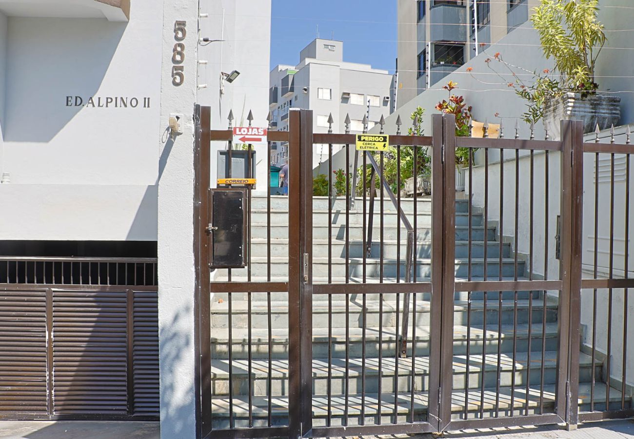 Apartamento en Guarujá - Apto a 500 metros da praia da Enseada no Guarujá Apartamento en Guarujá - Apto a 500 metros da praia da Enseada no Guarujá