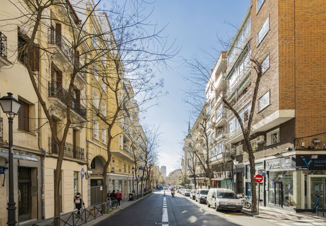 Apartamento en Madrid - Nuevo Dúplex -  Centro Chamberí - 2 dorm - 2 baños. Temporal Apartamento en Madrid - Nuevo Dúplex -  Centro Chamberí - 2 dorm - 2 baños. Temporal