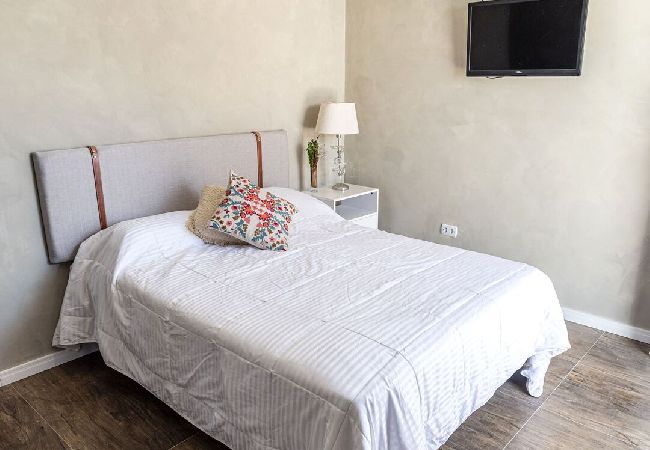 Apartamento en Guarujá - Quarto de Pousada a 100 metros da Praia da Enseada Apartamento en Guarujá - Quarto de Pousada a 100 metros da Praia da Enseada