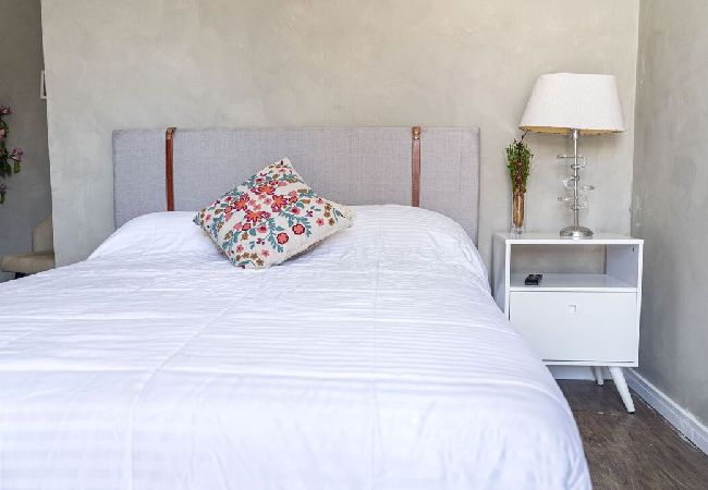 Apartamento en Guarujá - Quarto de Pousada a 100 metros da Praia da Enseada Apartamento en Guarujá - Quarto de Pousada a 100 metros da Praia da Enseada