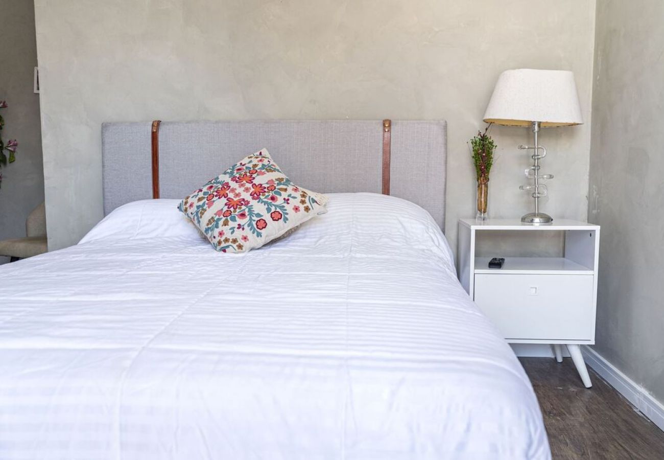 Apartamento en Guarujá - Quarto de Pousada a 100 metros da Praia da Enseada Apartamento en Guarujá - Quarto de Pousada a 100 metros da Praia da Enseada