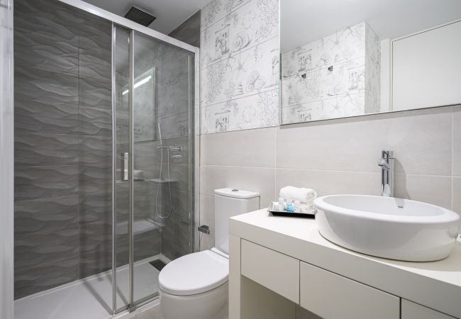 Apartamento en Madrid - PALACIO REAL - MADRID, 2HH, 2 BAÑOS, 6 PAX  Apartamento en Madrid - PALACIO REAL - MADRID, 2HH, 2 BAÑOS, 6 PAX