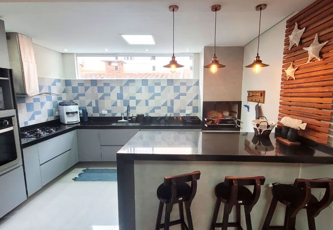 Casa en São Sebastião - Casa com churrasq a 750m da Praia de Juquehy/SP Casa en São Sebastião - Casa com churrasq a 750m da Praia de Juquehy/SP