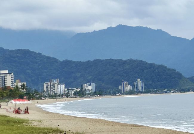 Casa en Caraguatatuba - Casa c piscina a 700m da Praia de Caraguatatuba/SP Casa en Caraguatatuba - Casa c piscina a 700m da Praia de Caraguatatuba/SP