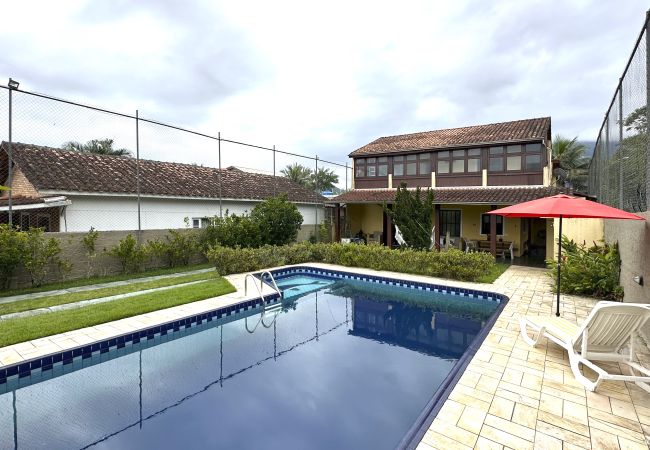 Casa en Caraguatatuba - Casa c piscina a 700m da Praia de Caraguatatuba/SP