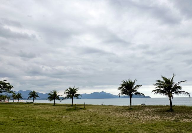Casa en Caraguatatuba - Casa c piscina a 700m da Praia de Caraguatatuba/SP Casa en Caraguatatuba - Casa c piscina a 700m da Praia de Caraguatatuba/SP