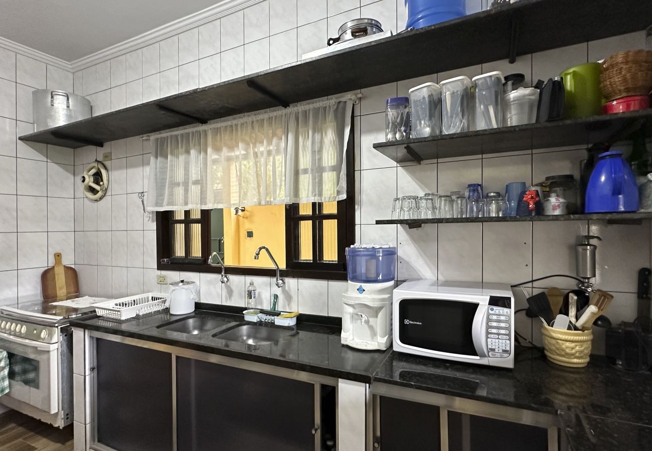 Casa en Caraguatatuba - Casa c piscina a 700m da Praia de Caraguatatuba/SP Casa en Caraguatatuba - Casa c piscina a 700m da Praia de Caraguatatuba/SP