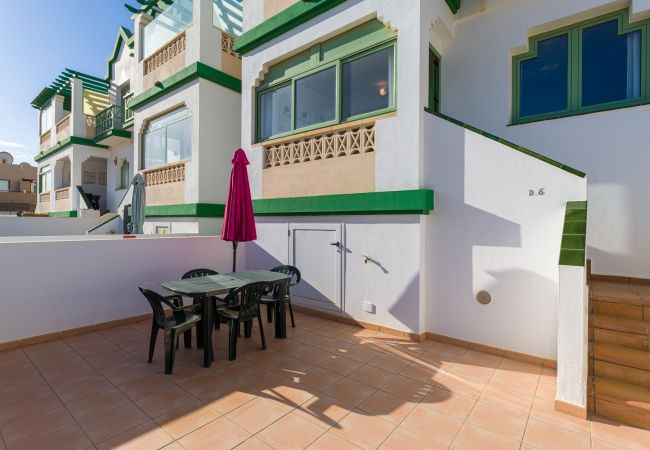 Apartamento en Antigua - Fuerteventura - HomeForGuest Amplio apartamento con terraza y piscina Apartamento en Antigua - Fuerteventura - HomeForGuest Amplio apartamento con terraza y piscina