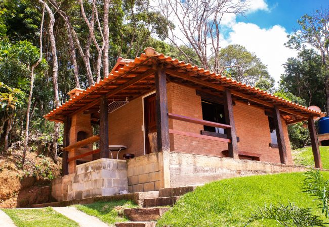 Chalet en Conceição da Ibitipoca - Chalé Aconchegante com Churrasqueira para Relaxar