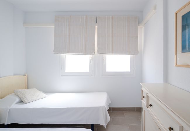 Apartamento en Adeje - HomeForGuest APARTAMENTO CON PISCIN A A 50M DEL MAR EN LA CALETA  Apartamento en Adeje - HomeForGuest APARTAMENTO CON PISCIN A A 50M DEL MAR EN LA CALETA
