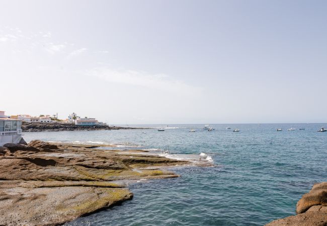 Apartamento en Adeje - HomeForGuest APARTAMENTO CON PISCIN A A 50M DEL MAR EN LA CALETA  Apartamento en Adeje - HomeForGuest APARTAMENTO CON PISCIN A A 50M DEL MAR EN LA CALETA