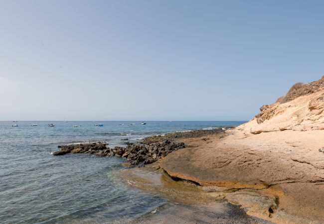 Apartamento en Adeje - HomeForGuest APARTAMENTO CON PISCIN A A 50M DEL MAR EN LA CALETA  Apartamento en Adeje - HomeForGuest APARTAMENTO CON PISCIN A A 50M DEL MAR EN LA CALETA