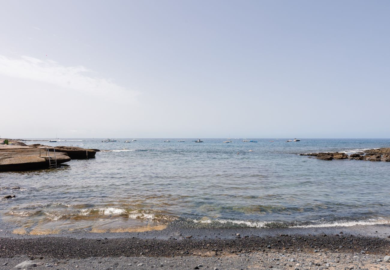 Apartamento en Adeje - HomeForGuest APARTAMENTO CON PISCIN A A 50M DEL MAR EN LA CALETA  Apartamento en Adeje - HomeForGuest APARTAMENTO CON PISCIN A A 50M DEL MAR EN LA CALETA