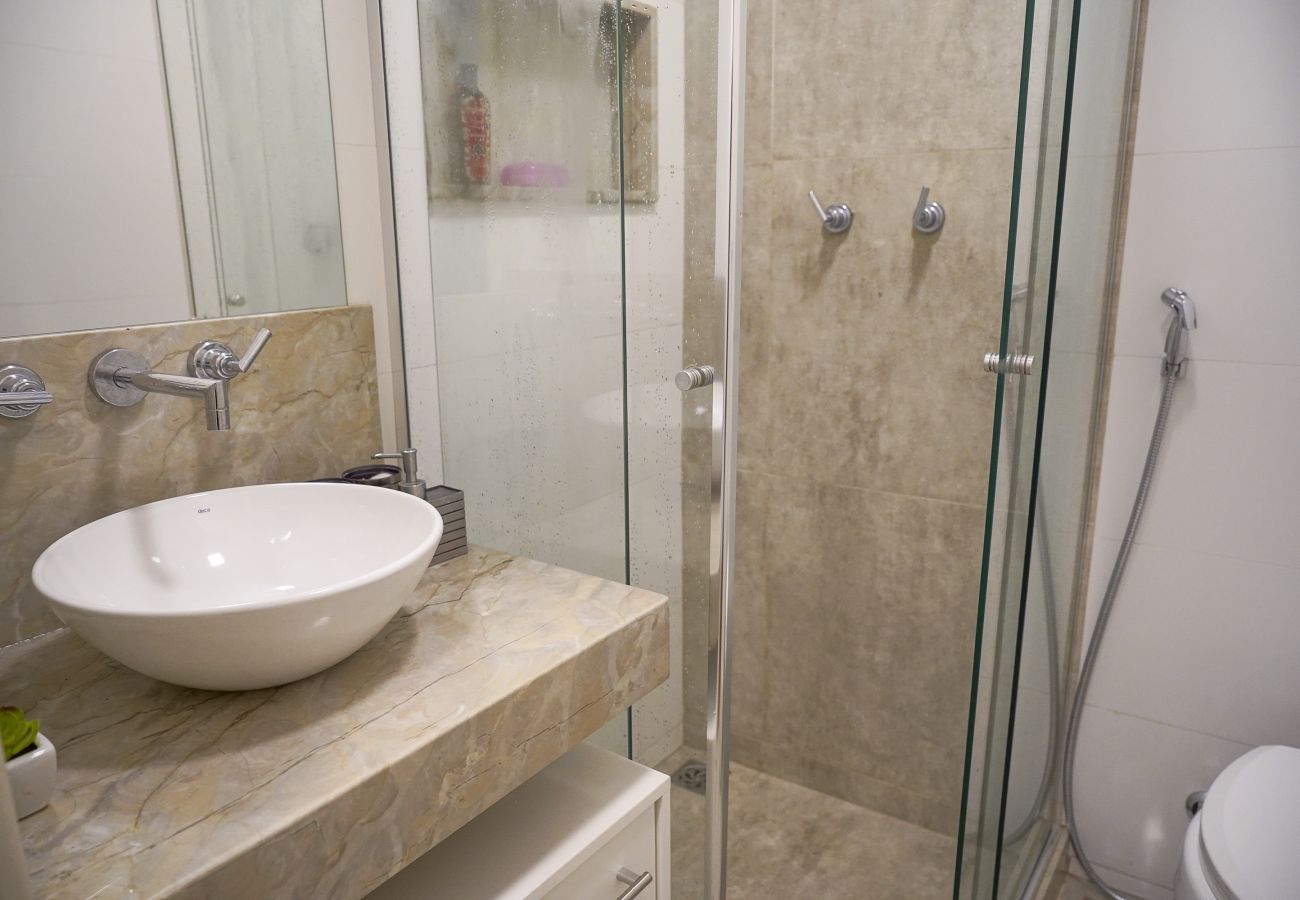 Apartamento en Rio de Janeiro - SCL206| Dormitorio y salón modernos en Botafogo Apartamento en Rio de Janeiro - SCL206| Dormitorio y salón modernos en Botafogo