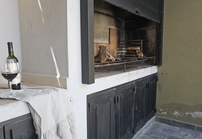 Casa en Luján de Cuyo - Moderno y amplio en complejo privado, con cochera Casa en Luján de Cuyo - Moderno y amplio en complejo privado, con cochera