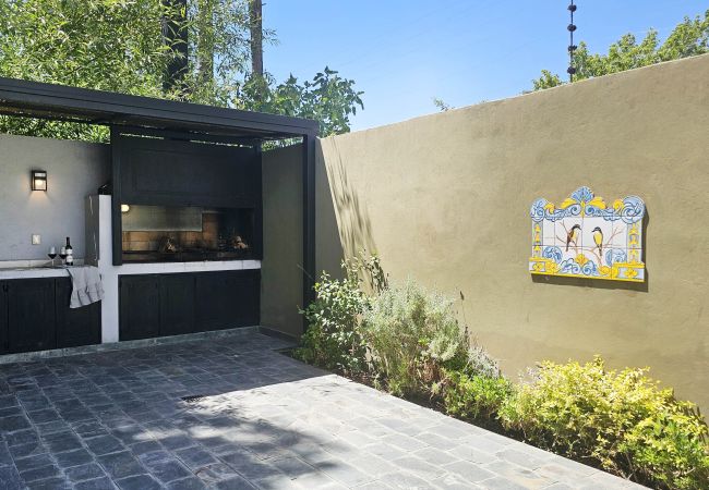 Casa en Luján de Cuyo - Moderno y amplio en complejo privado, con cochera Casa en Luján de Cuyo - Moderno y amplio en complejo privado, con cochera