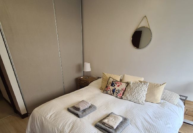 Apartamento en Mendoza -  Moderno departamento con cochera y seguridad! 4p Apartamento en Mendoza -  Moderno departamento con cochera y seguridad! 4p