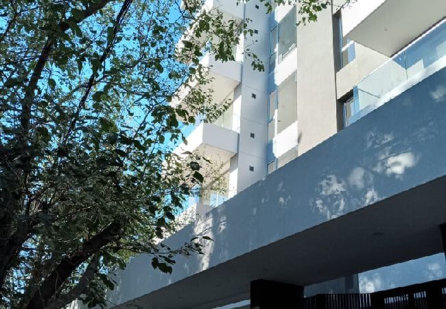 Apartamento en Mendoza -  Moderno departamento con cochera y seguridad! 4p Apartamento en Mendoza -  Moderno departamento con cochera y seguridad! 4p