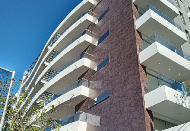 Apartamento en Mendoza -  Moderno departamento con cochera y seguridad! 4p Apartamento en Mendoza -  Moderno departamento con cochera y seguridad! 4p