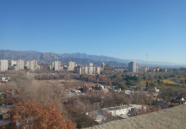 Apartamento en Mendoza -  Moderno departamento con cochera y seguridad! 4p Apartamento en Mendoza -  Moderno departamento con cochera y seguridad! 4p