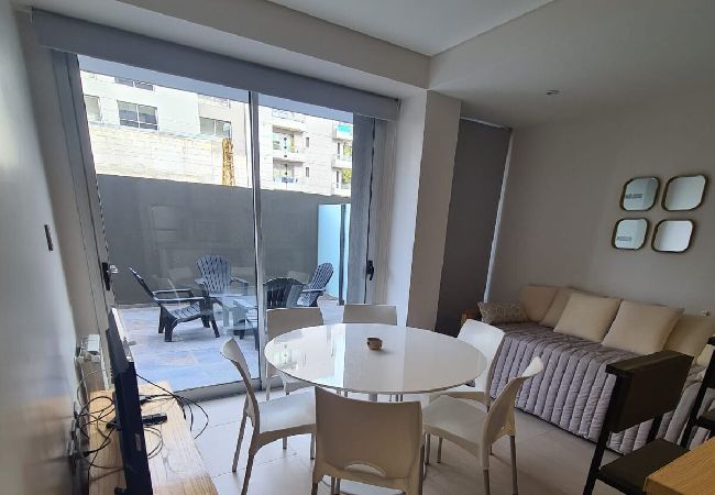 Apartamento en Mendoza -  Moderno departamento con cochera y seguridad! 4p Apartamento en Mendoza -  Moderno departamento con cochera y seguridad! 4p