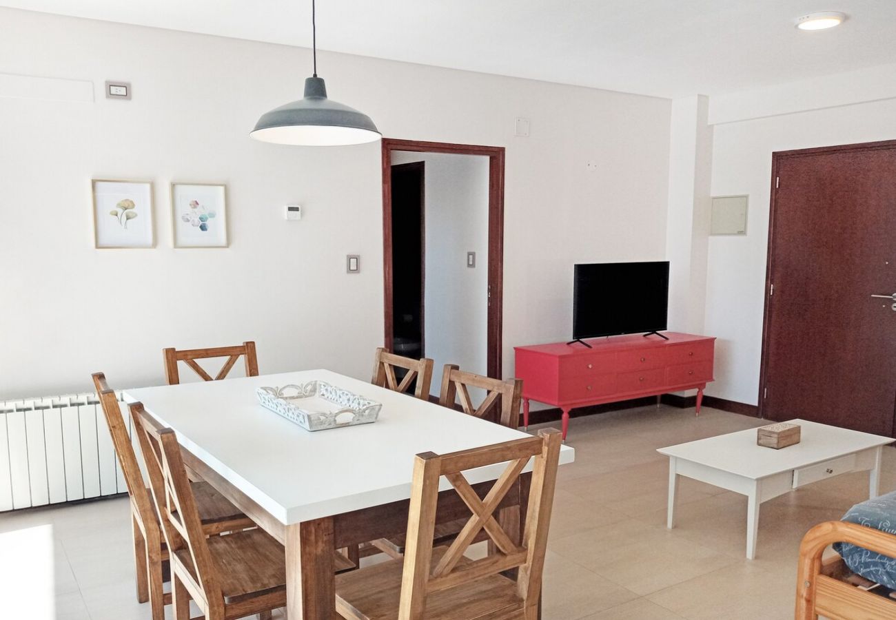 Residencial en Mendoza -  Amplio y Moderno con Cochera y Seguridad.