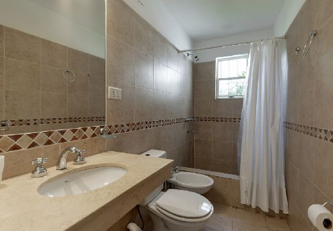 Casa en Mendoza -  Espaciosa Casa a pocos metros del Parque Casa en Mendoza -  Espaciosa Casa a pocos metros del Parque