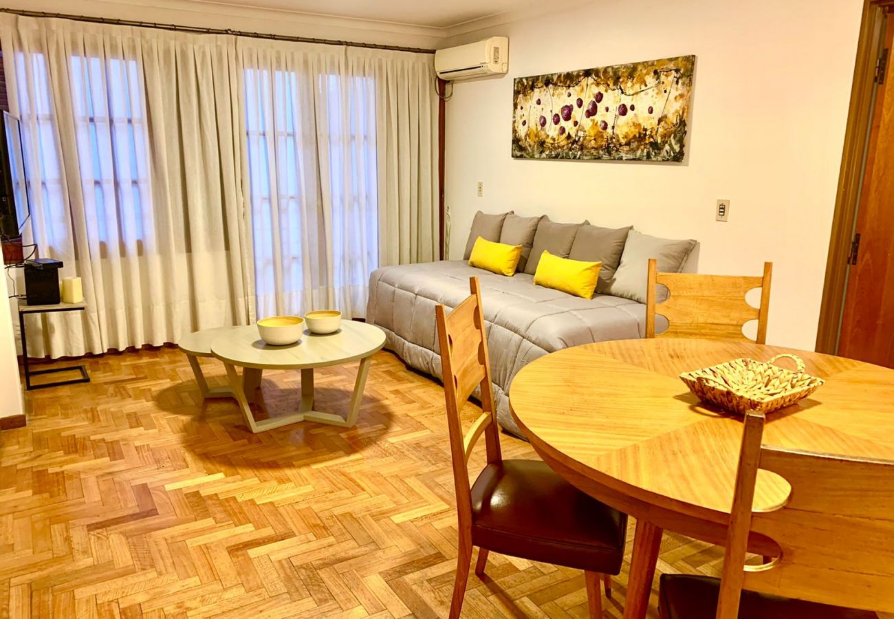 Apartamento en Mendoza - Amplio departamento céntrico, excelente ubicación
