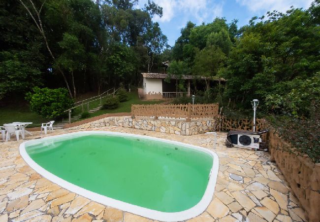 Casa en Campo Magro - Ótima chácara com lazer completo em Campo Magro/PR
