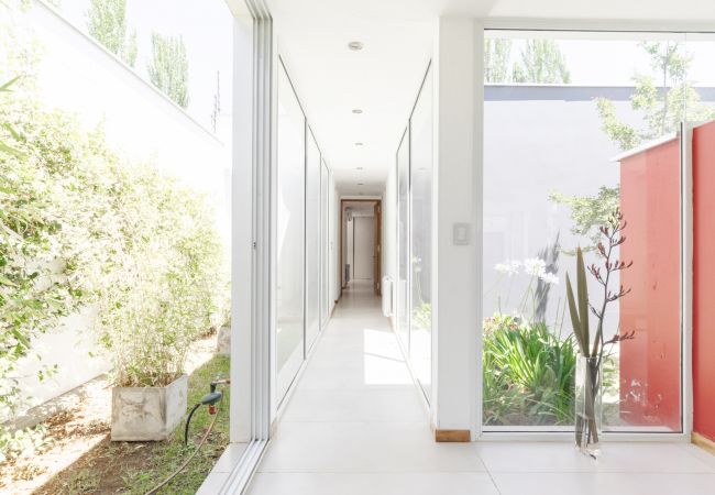 Casa en Maipù -  Casa con pileta y quincho a 5 minutos de Chacras! Casa en Maipù -  Casa con pileta y quincho a 5 minutos de Chacras!