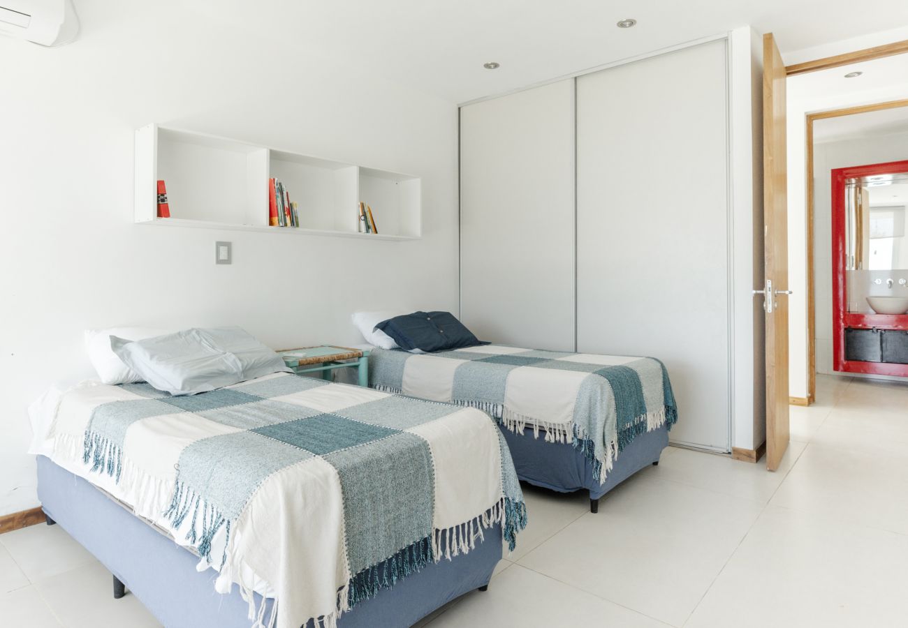 Casa en Maipù -  Casa con pileta y quincho a 5 minutos de Chacras! Casa en Maipù -  Casa con pileta y quincho a 5 minutos de Chacras!