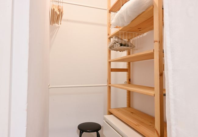 Apartamento en Madrid - Moderno y elegante ap. Barrio Ibiza Temporal Apartamento en Madrid - Moderno y elegante ap. Barrio Ibiza Temporal